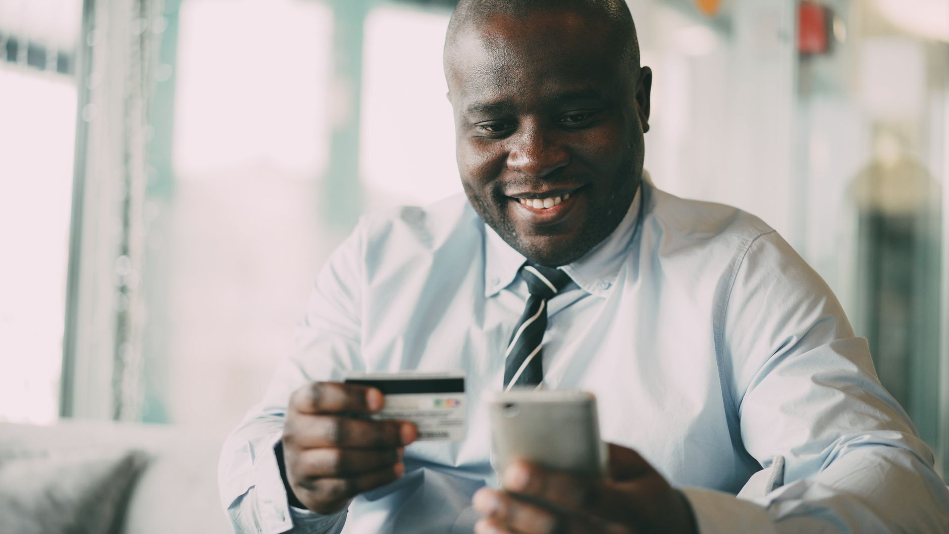Automatize Notificações no WhatsApp para Reduzir Consultas sobre Pedidos Automatize Notificações no WhatsApp para Reduzir Consultas sobre Pedidos